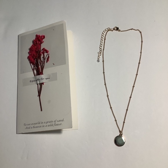 Concise Royal Disc Initial B Necklace‎ Gold Tone - Picture 2 of 6